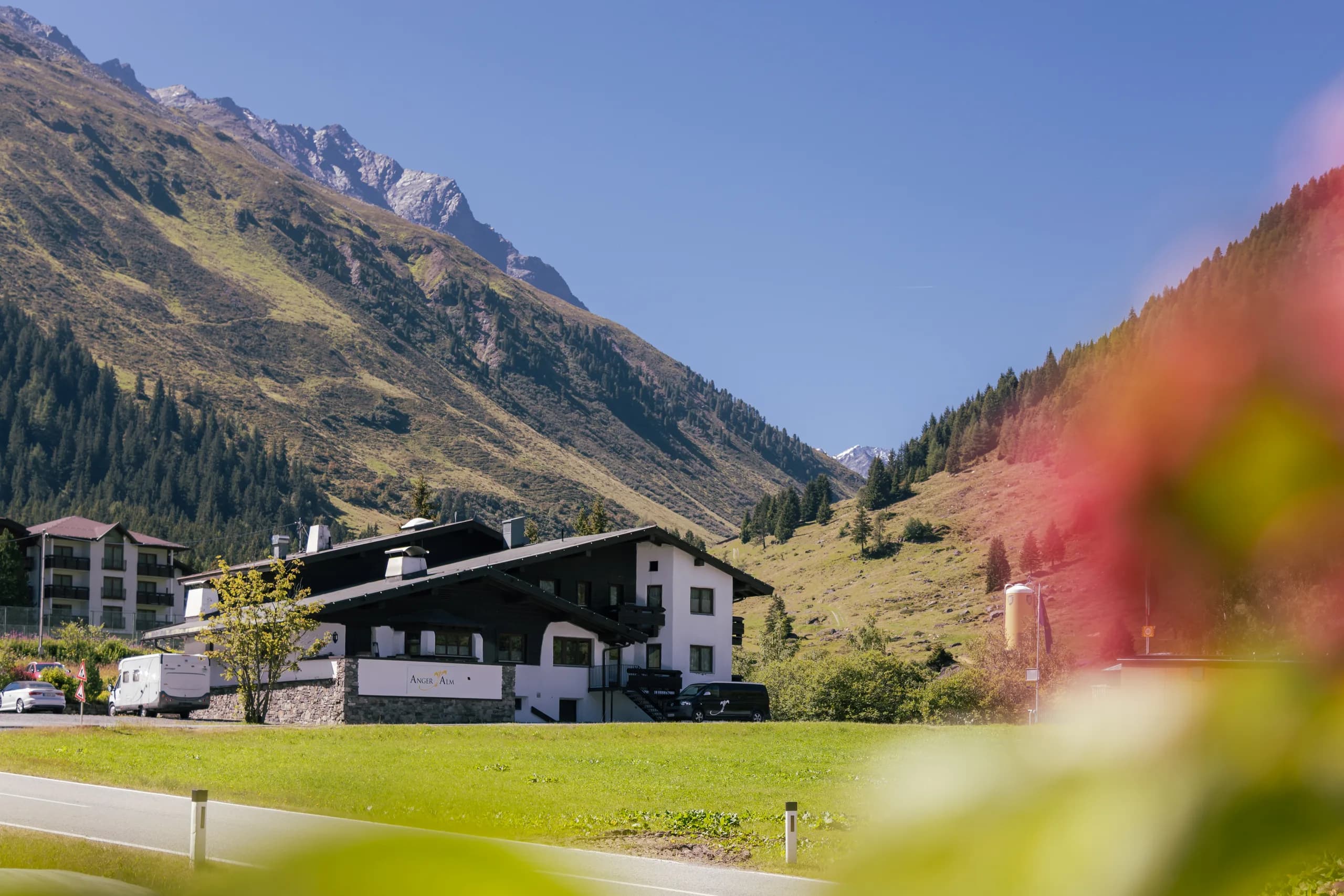 Panoramablick auf die Natur Residenz Anger Alm im Pitztal im Sommer