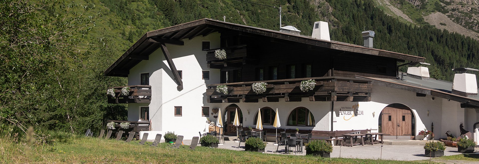 Hotelansicht Sommer