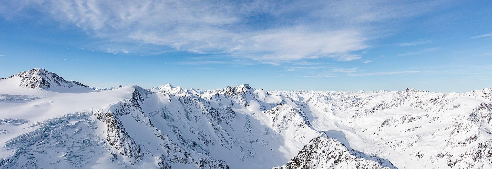 Verschneite Berge Pitztal